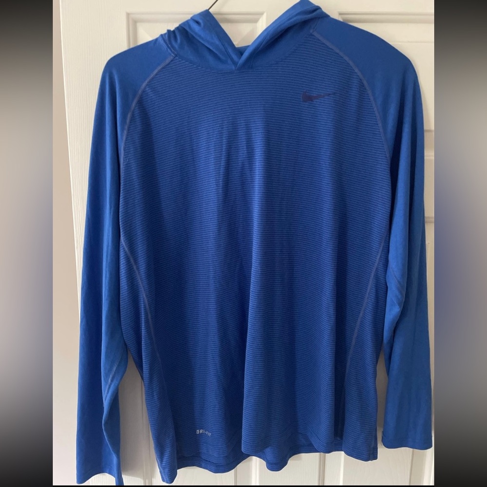 Men’s lightweight Nike Pullover